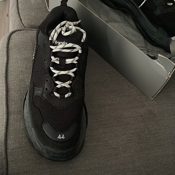 Balenciaga Triple S - Picture 3 of 3
